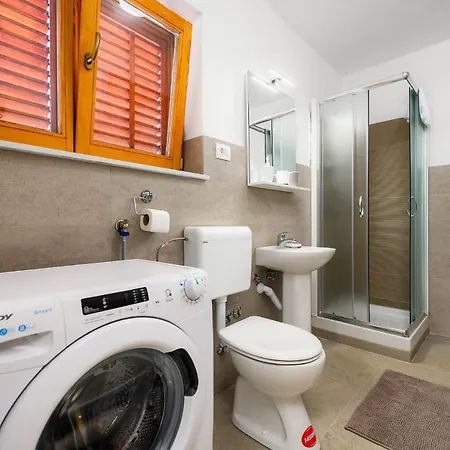 Aparment Paradiz 2190 Apartman *